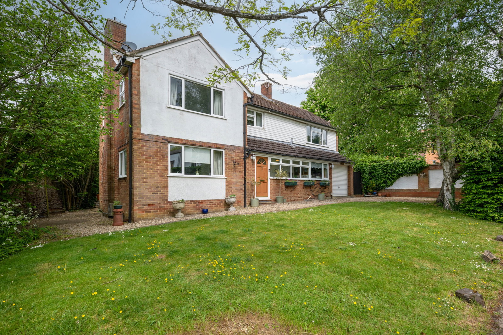 Detached House in Aylesbury