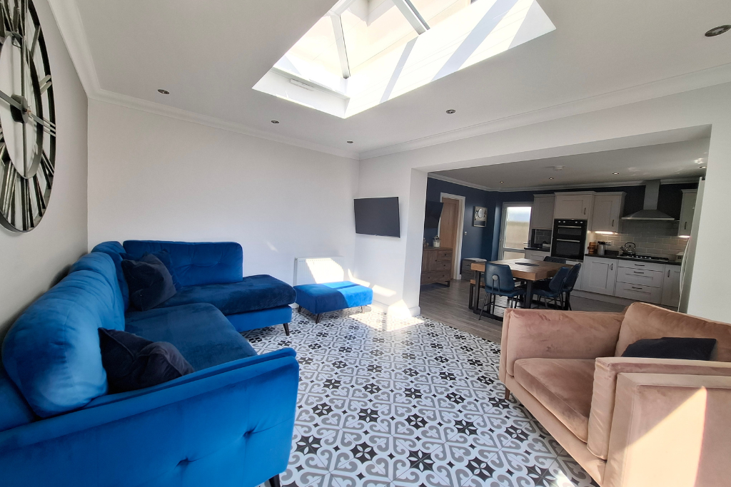 Detached House for sale in Llanelli, Hafod, Bancffosfelen, SA15, 1550 m²