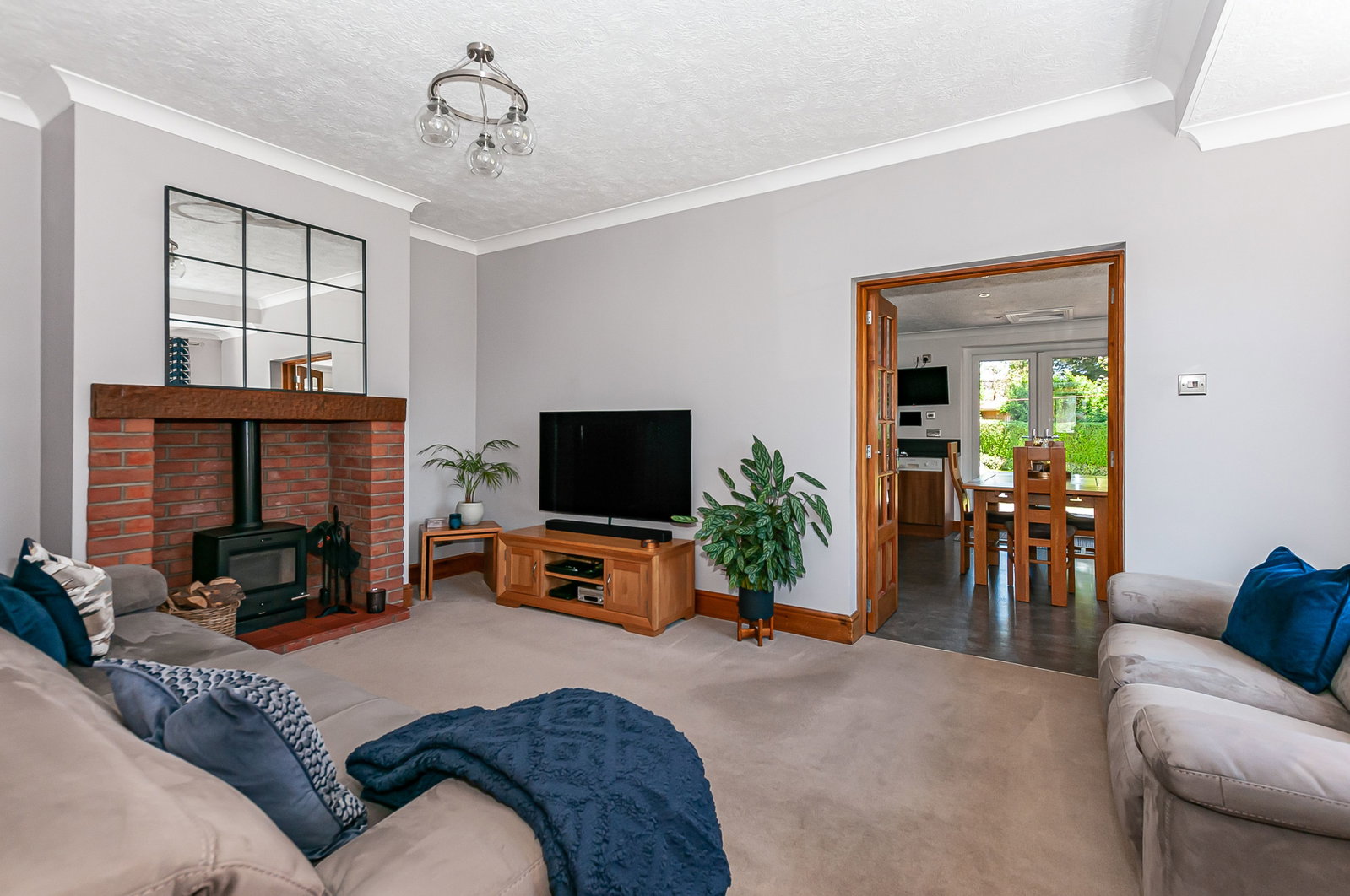 Semi Detached House in Hull