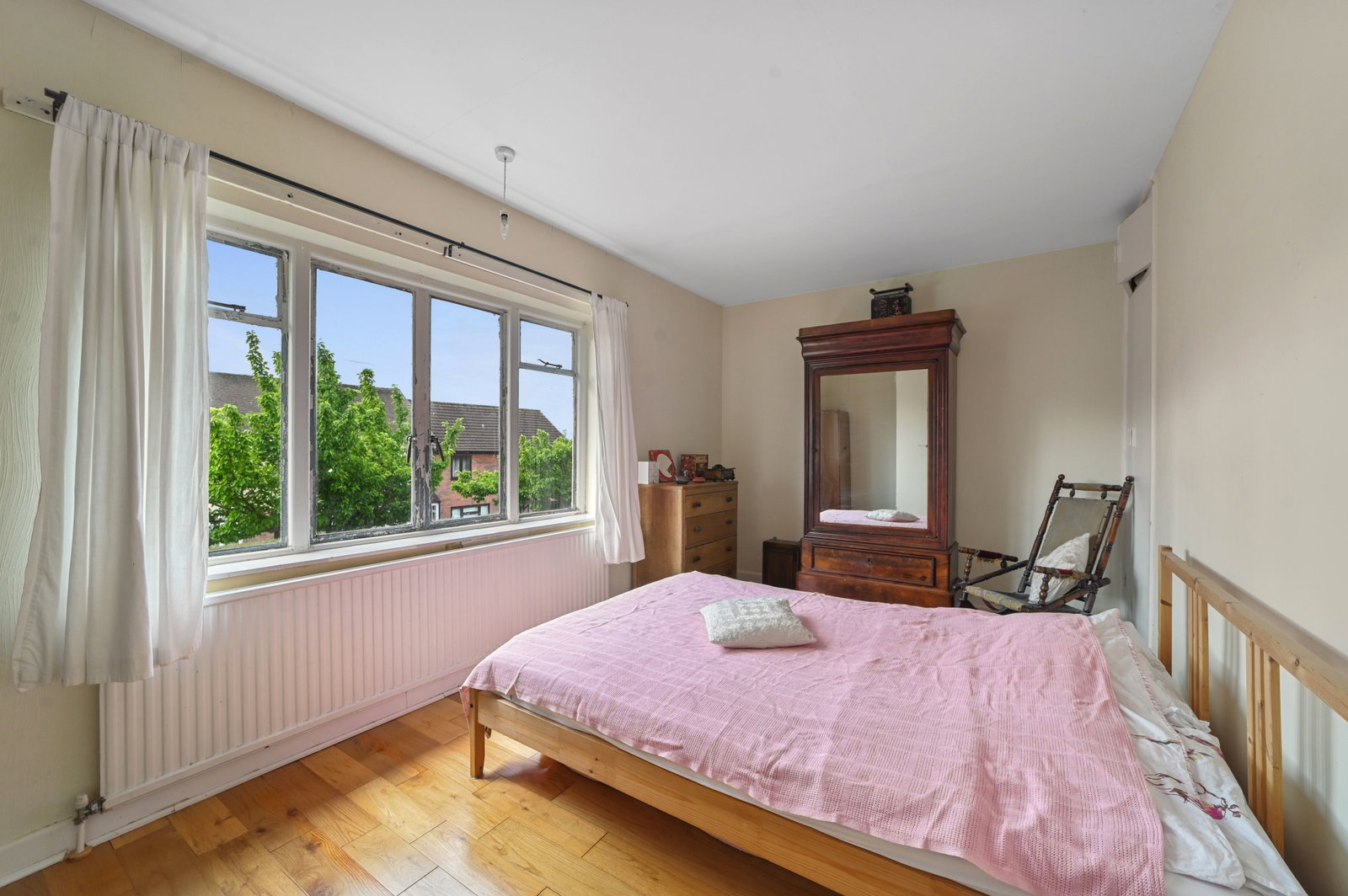 End Of Terrace House in Chigwell