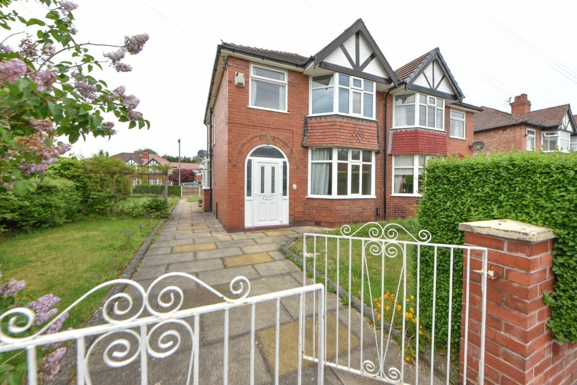 Semi Detached House in Sale