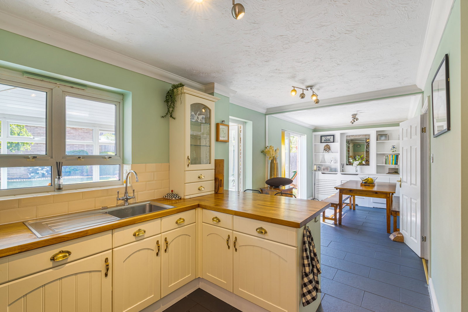 Detached House in Milton Keynes