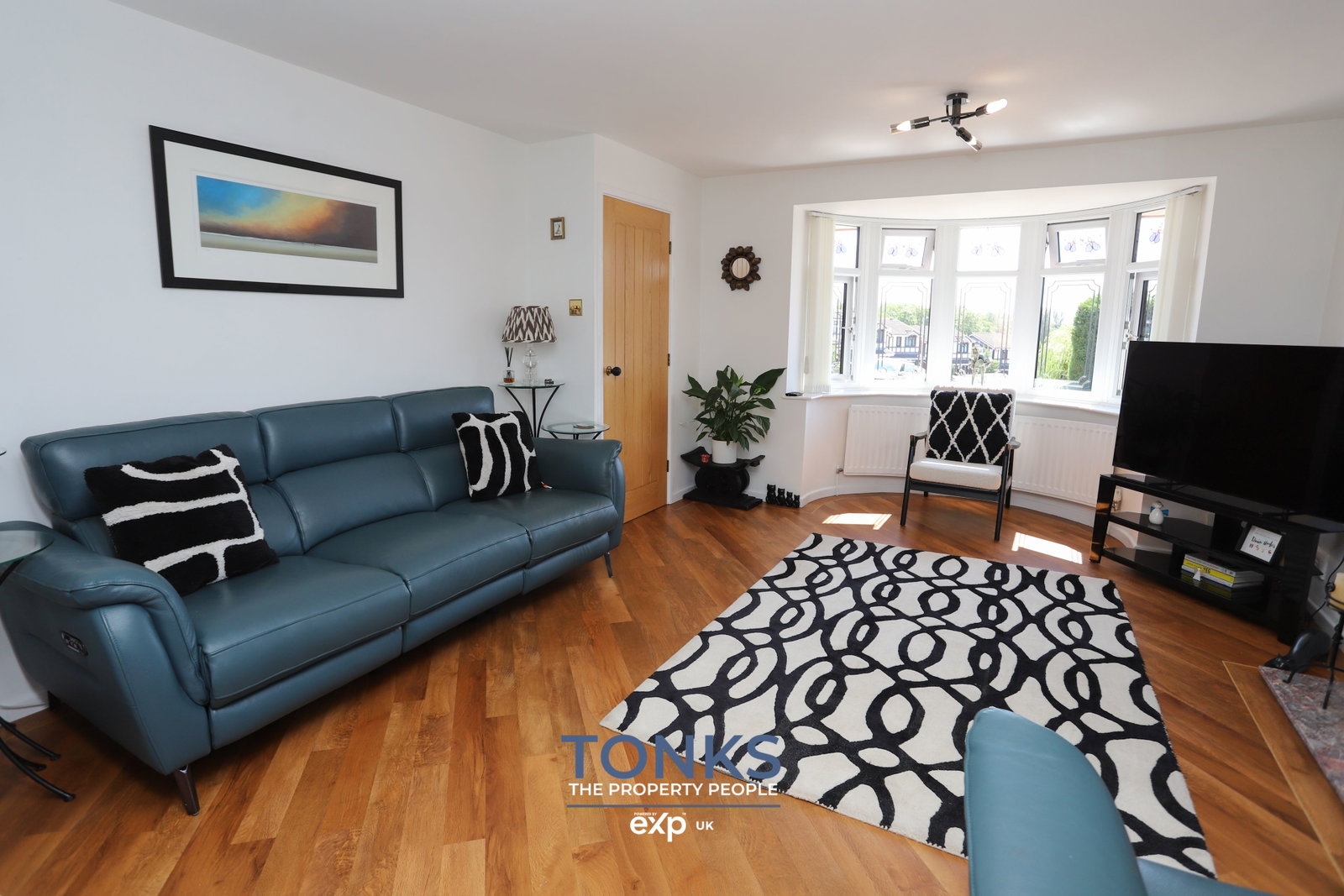 Detached House in Dudley 3