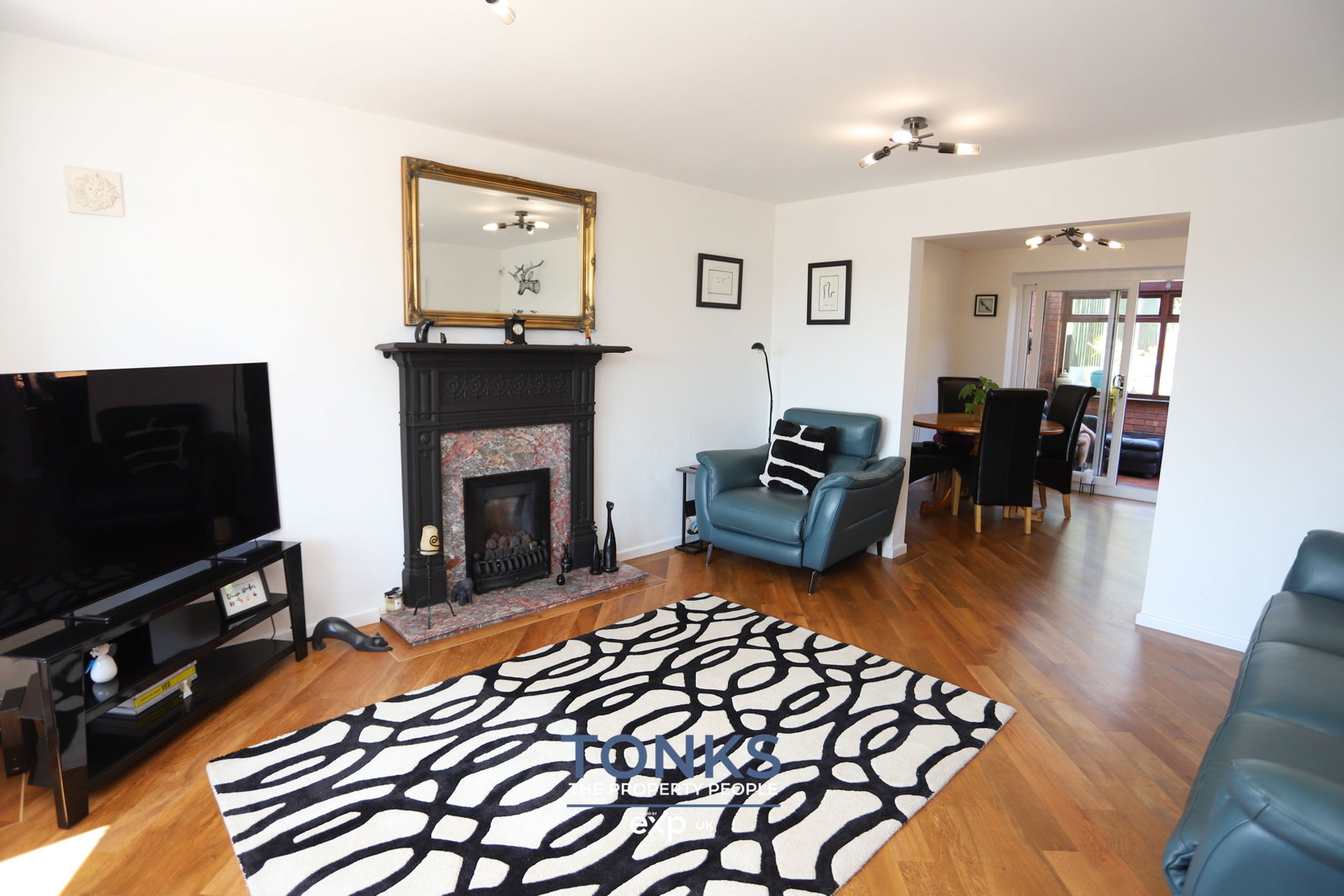 Detached House in Dudley 4