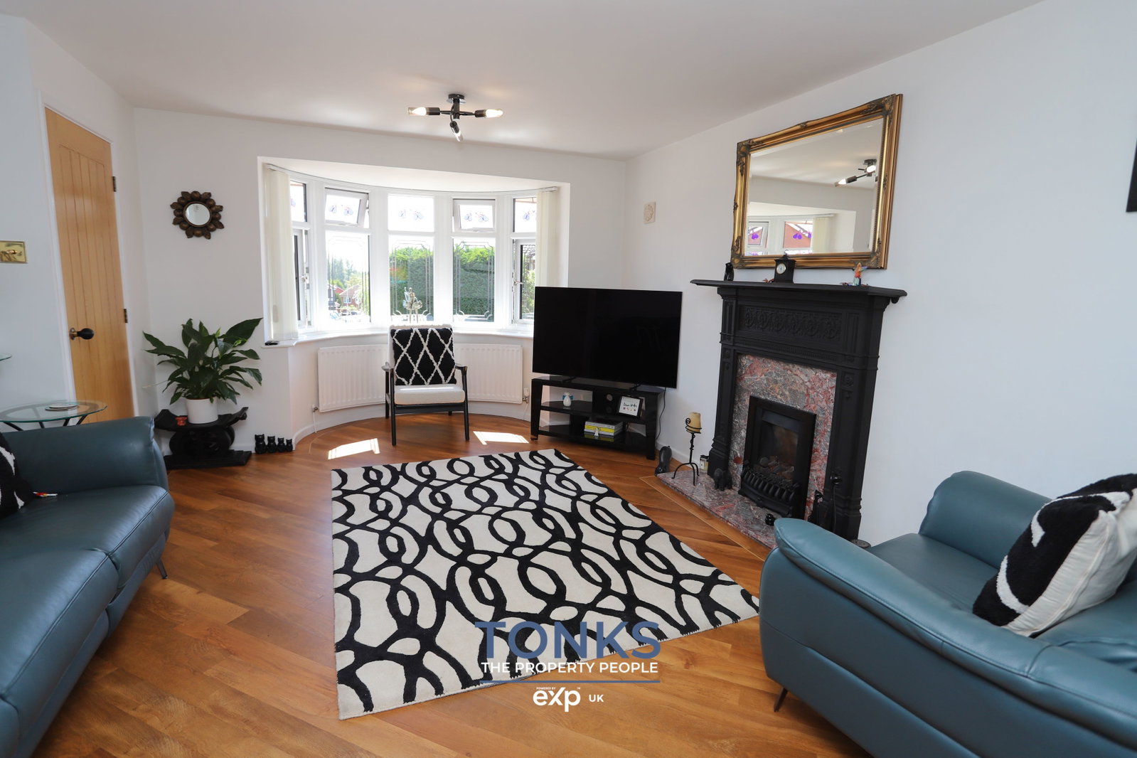 Detached House in Dudley 2