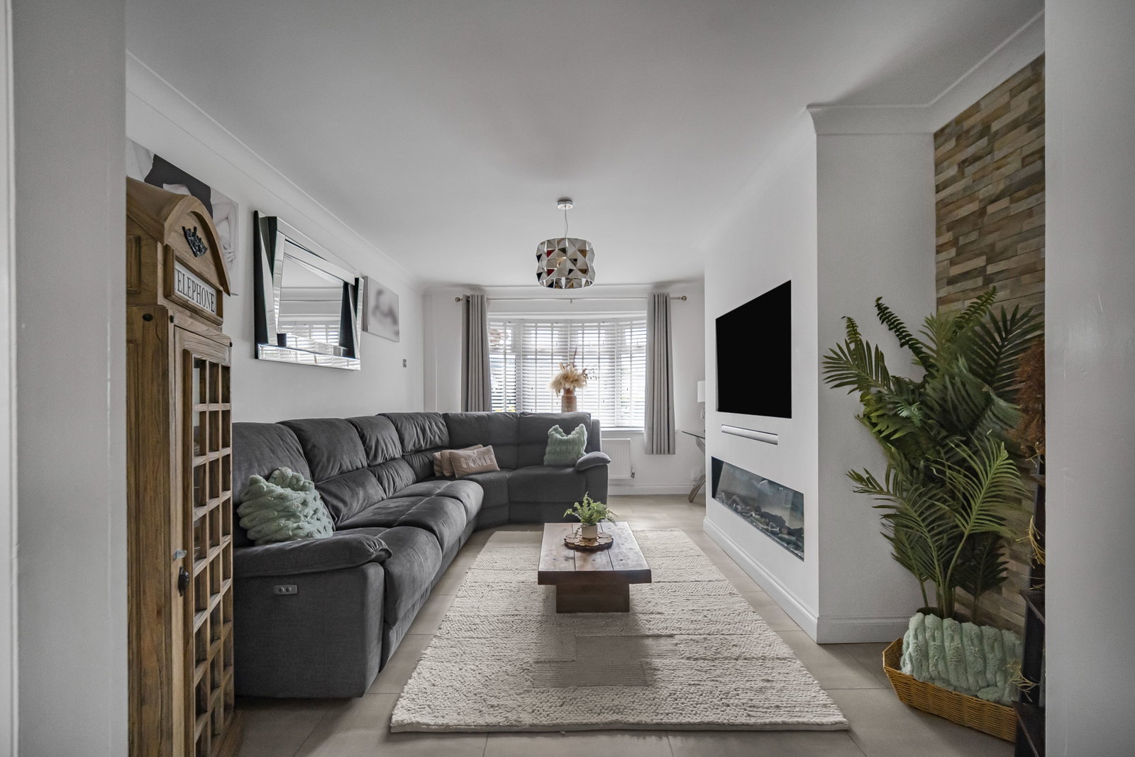 Semi Detached House in Pontypridd
