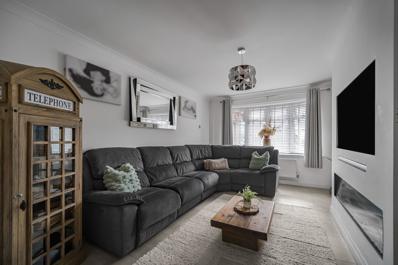 Semi Detached House in Pontypridd