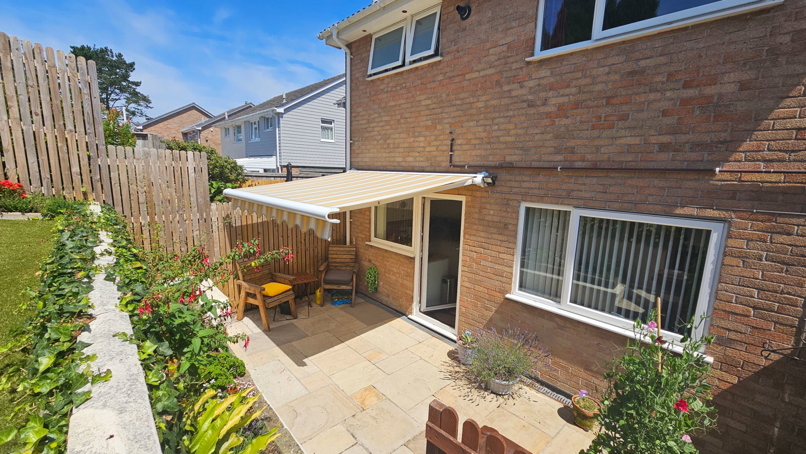 Semi Detached House in Par