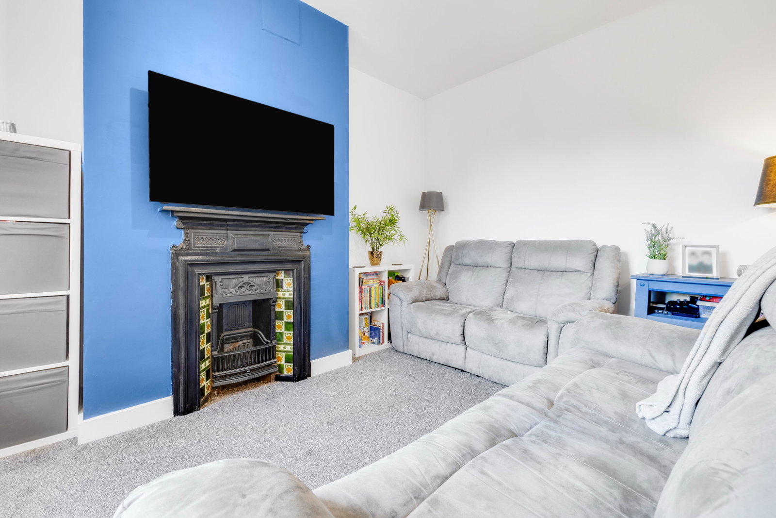 End Of Terrace House for sale in Stourbridge, New Road, Stourbridge, DY8 1PQ