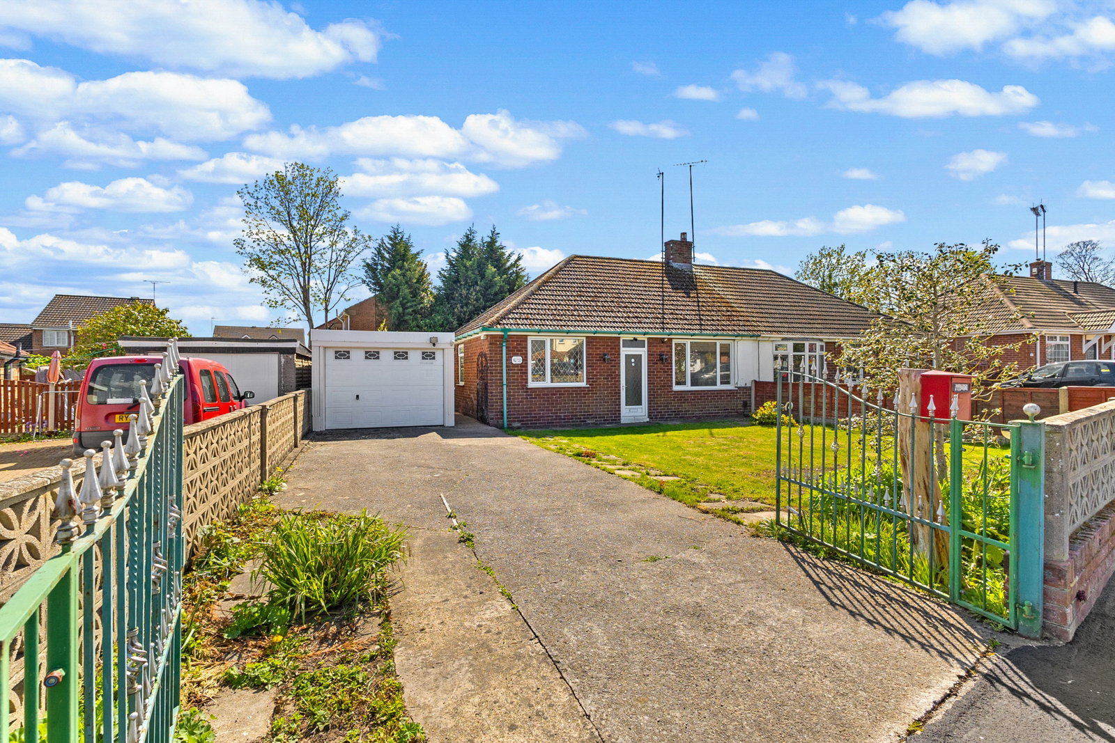 Semi Detached Bungalow for sale in Pontefract, St. Ives Close, Pontefract, WF8 1RP, 829 m²