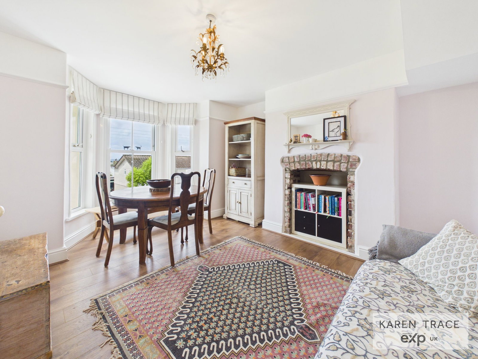 Semi Detached House in Par