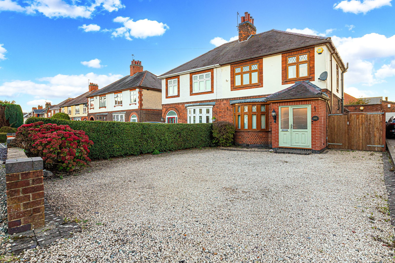 Semi Detached House for sale in Ibstock, Melbourne Road, Ibstock, LE67 6NR, 1619 m²