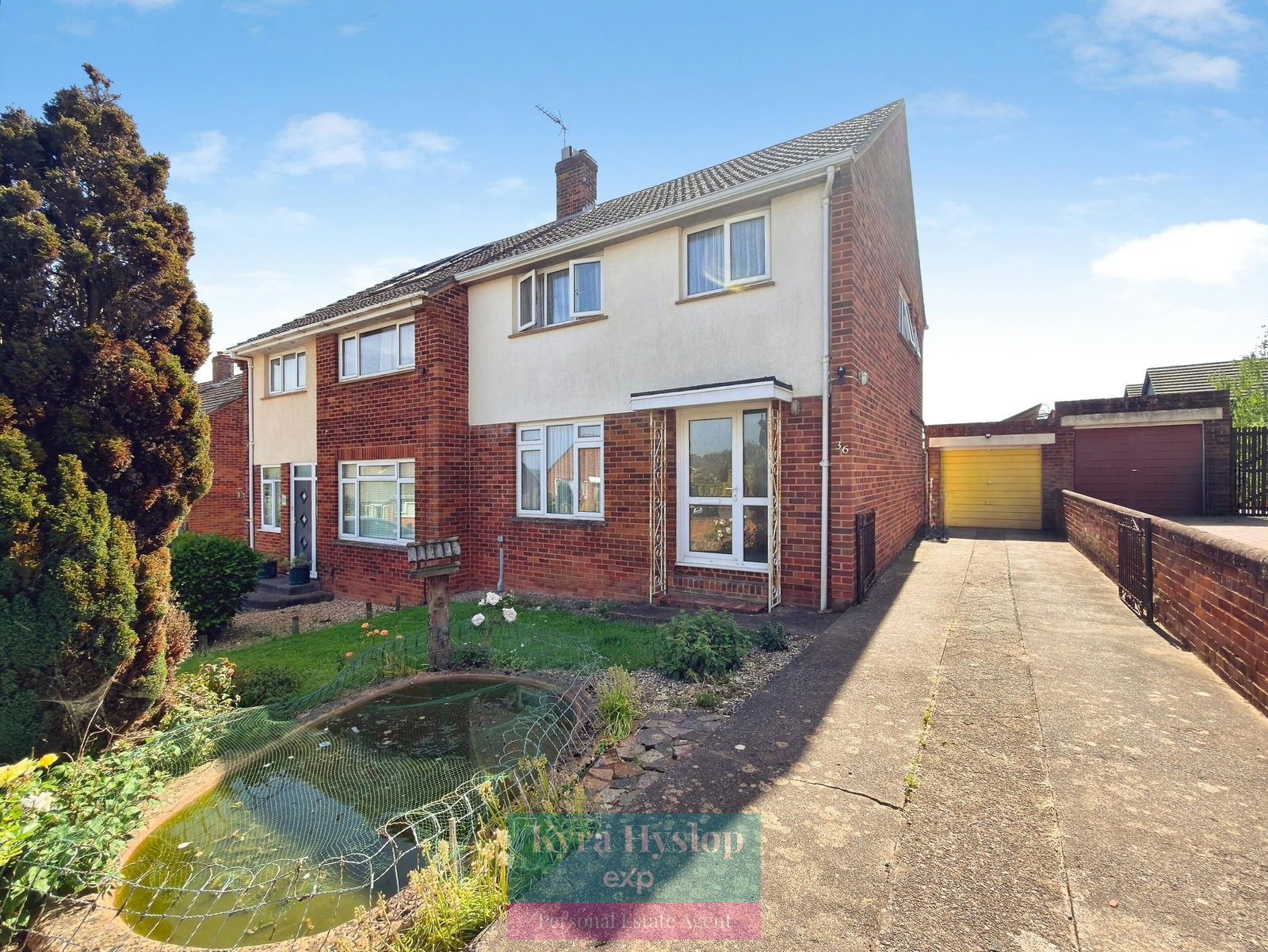 Semi Detached House in Exeter