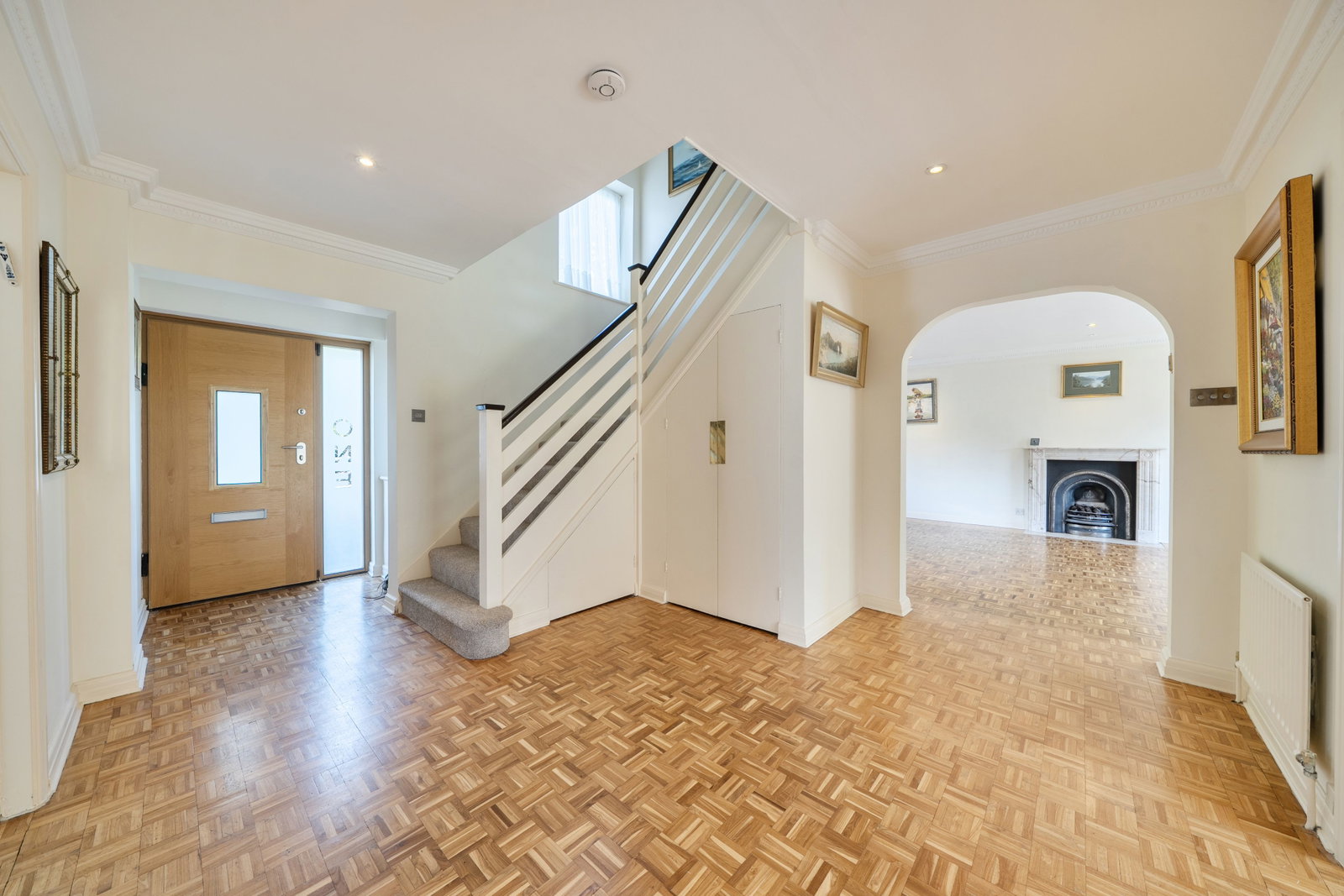 Detached House in Bushey