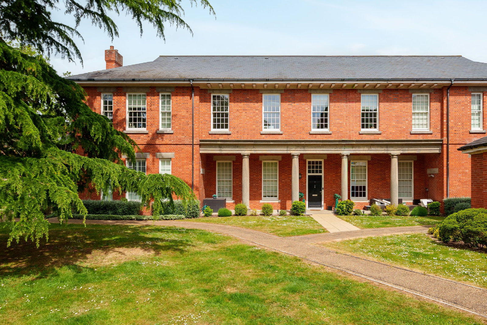 Flat in Epsom