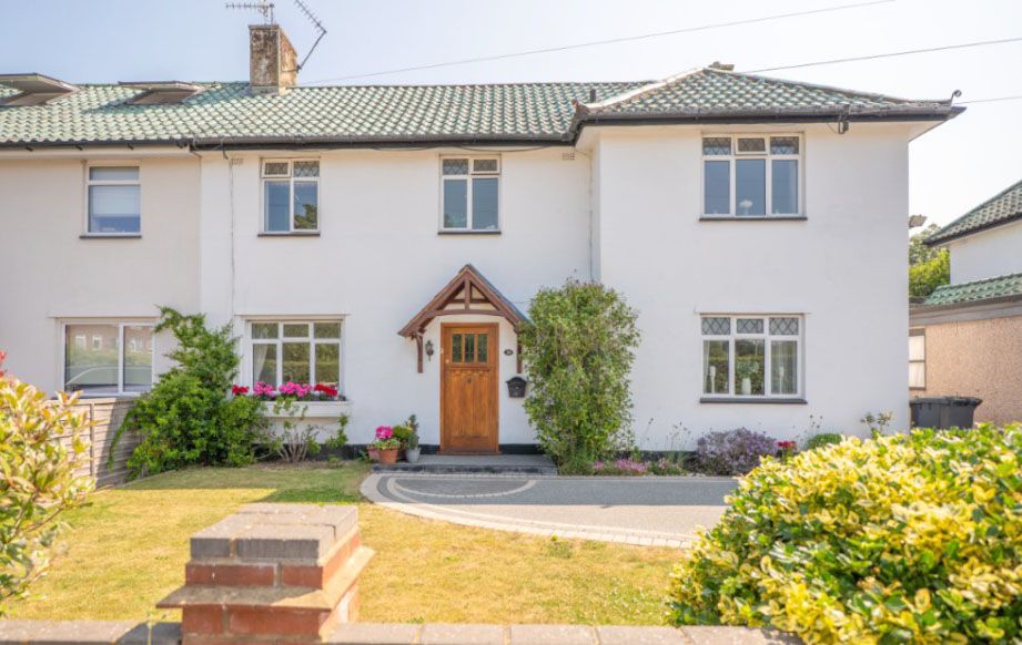 Semi Detached House in Bushey