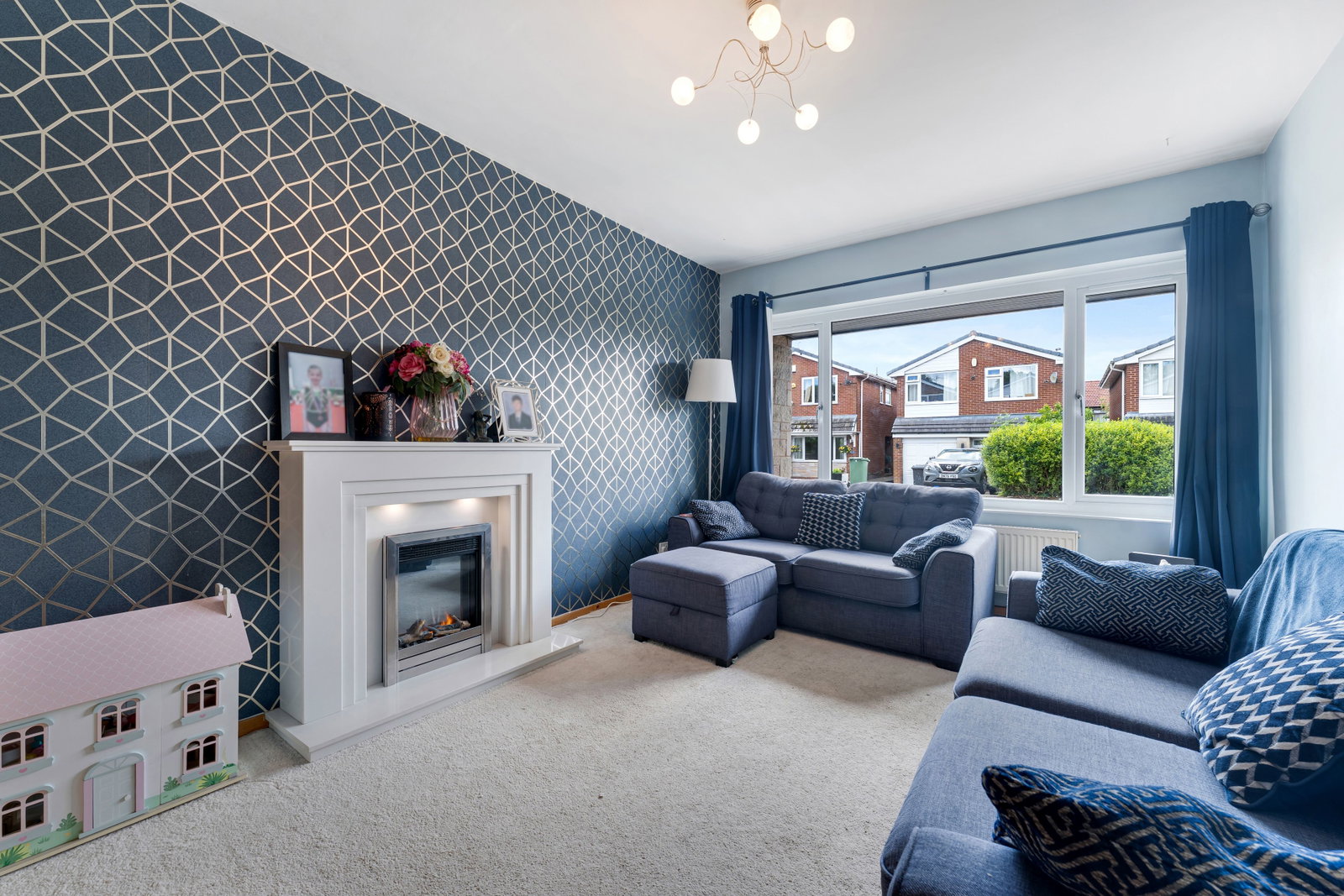 Detached House in Leigh