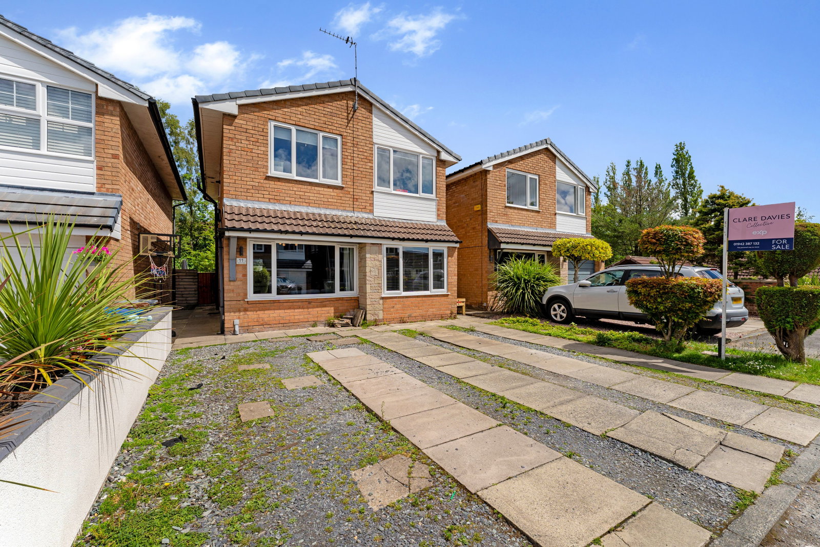 Detached House in Leigh