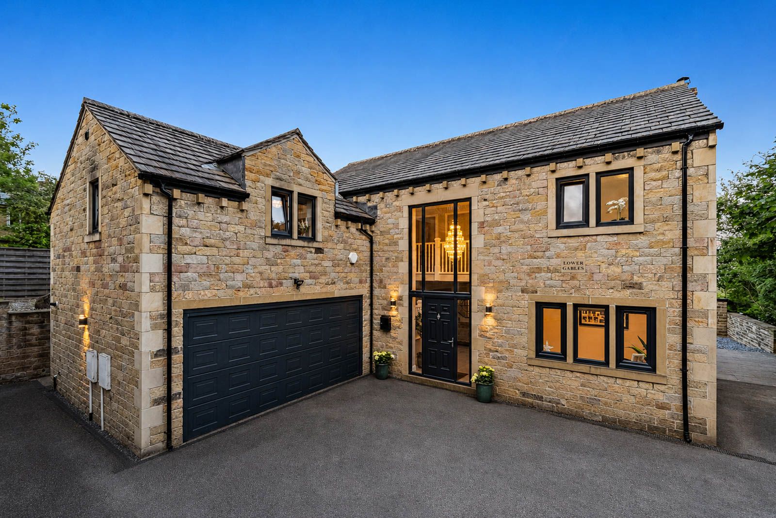 Detached House in Halifax