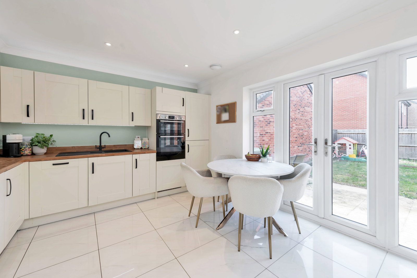 Detached House in Bedford
