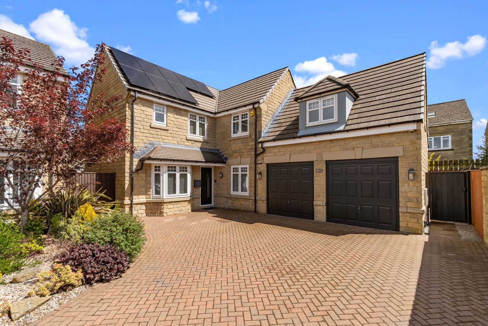 Detached House in Bradford