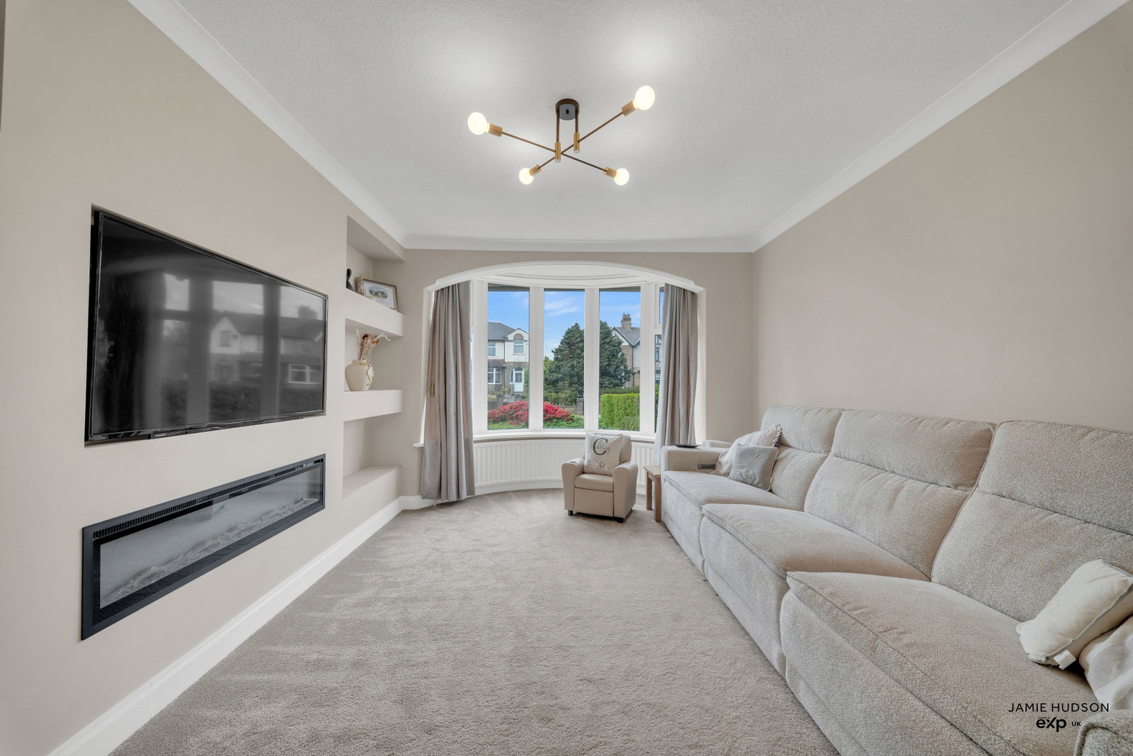 Semi Detached House in Burnley