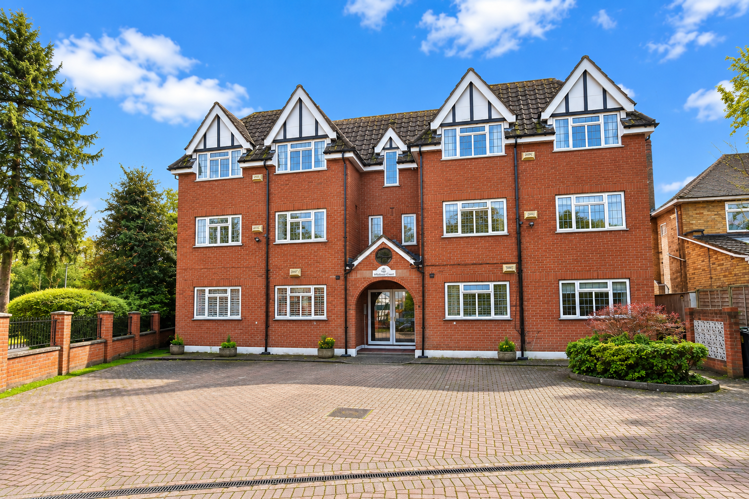 Flat for sale in Bushey, Windmill Lane, Bushey Heath, Bushey, WD23 1SQ