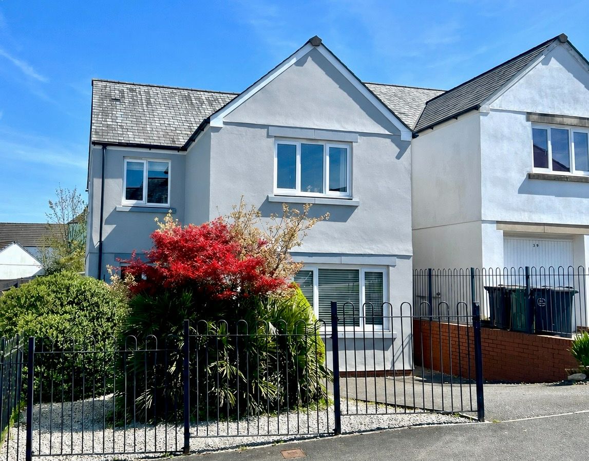Detached House in Par