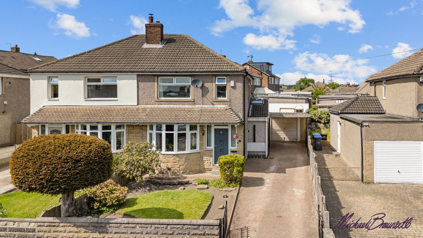 Semi Detached House for sale in Bradford, High Fernley Road, Wyke, Bradford, BD12 8AR, 1066 m²