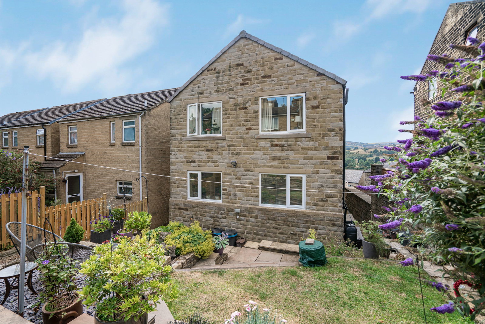Detached House in Halifax