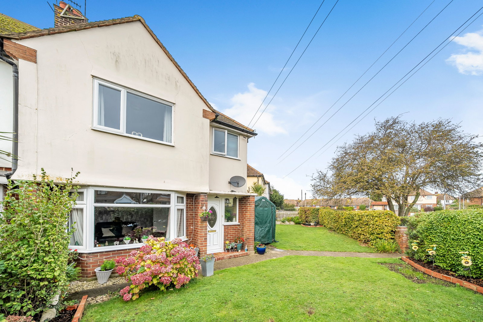 Semi Detached House for sale in Broadstairs, Coronation Close, Broadstairs, CT10 3DL, 960 m²