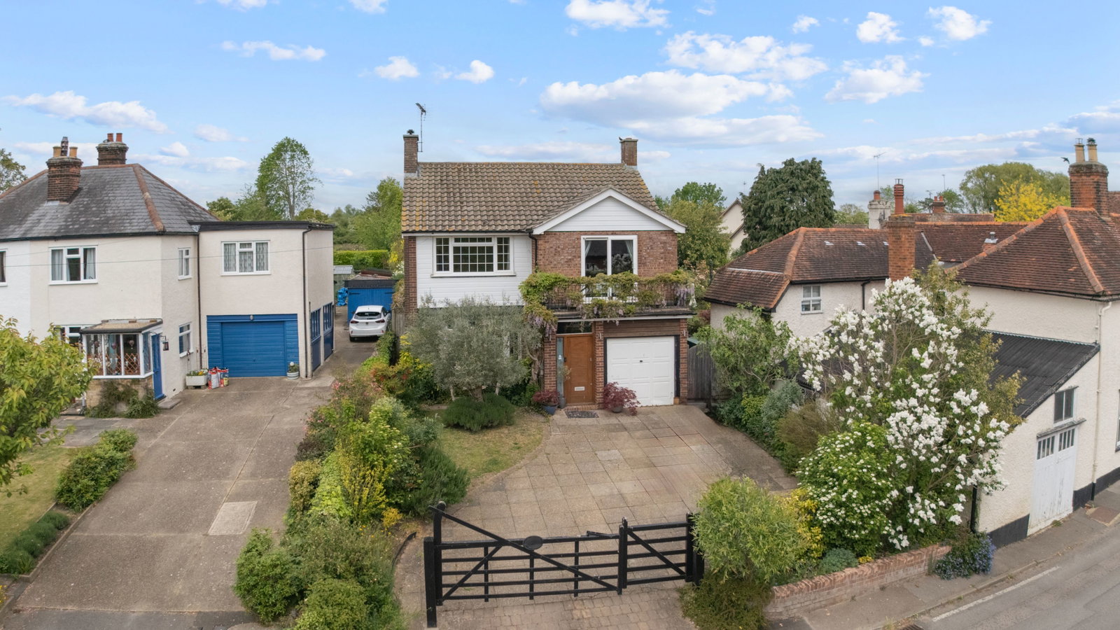 Detached House in Ongar