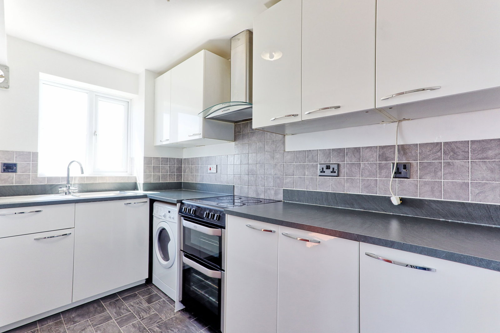 Flat in Grays