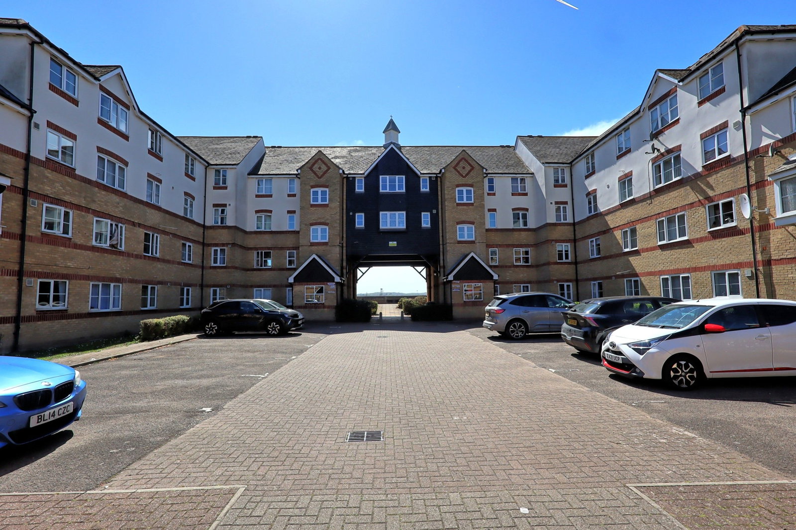 Flat in Grays