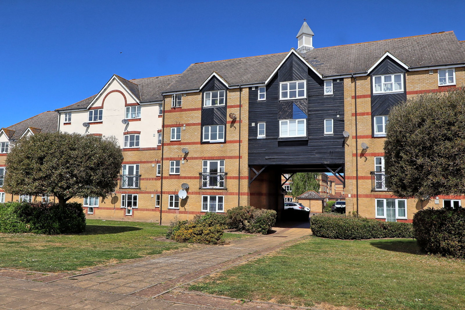 Flat in Grays