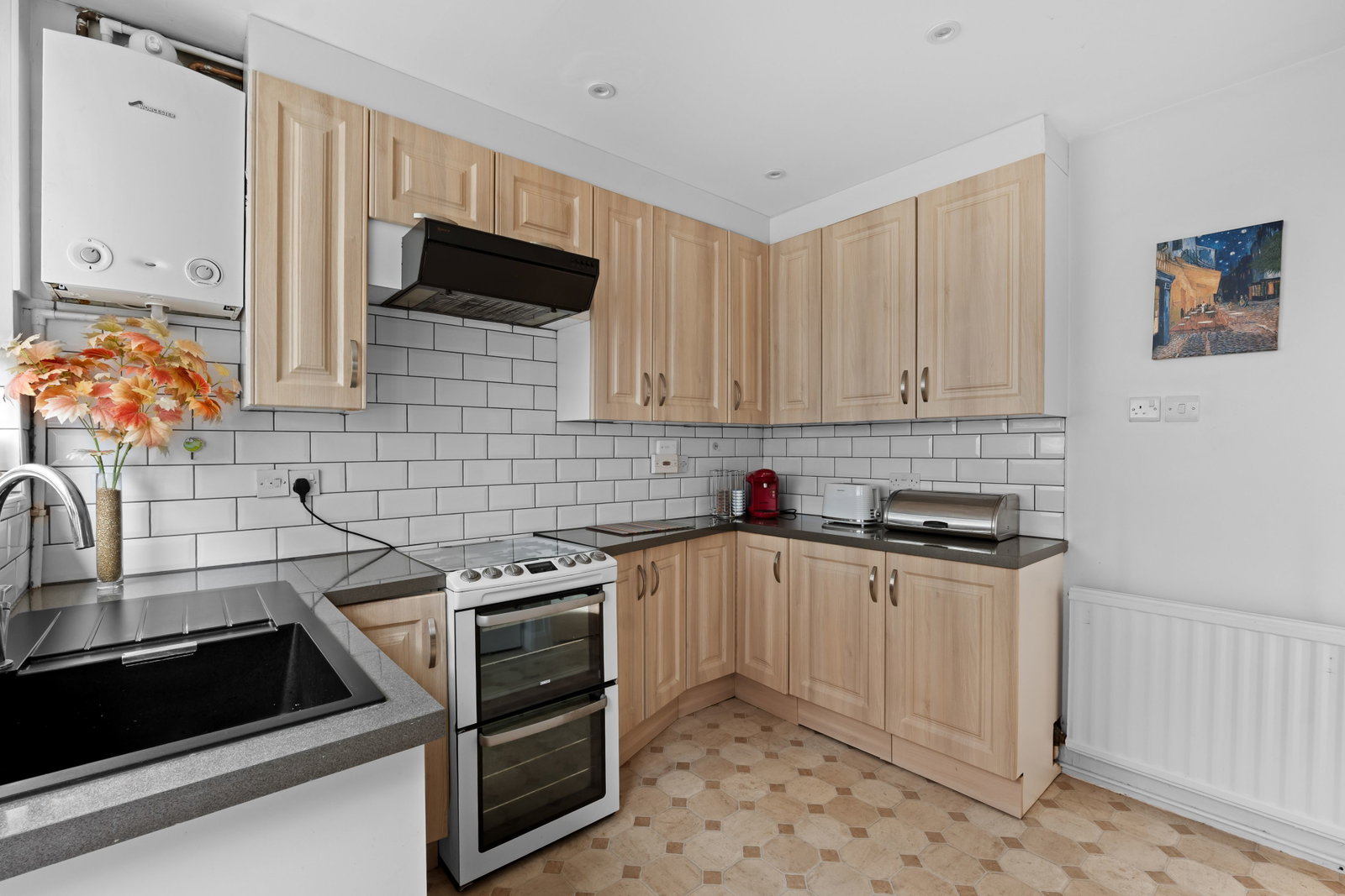 Semi Detached House for sale in Stoneleigh, Bradstock Road, Stoneleigh, Surrey, KT17 2LH, 1451 m²