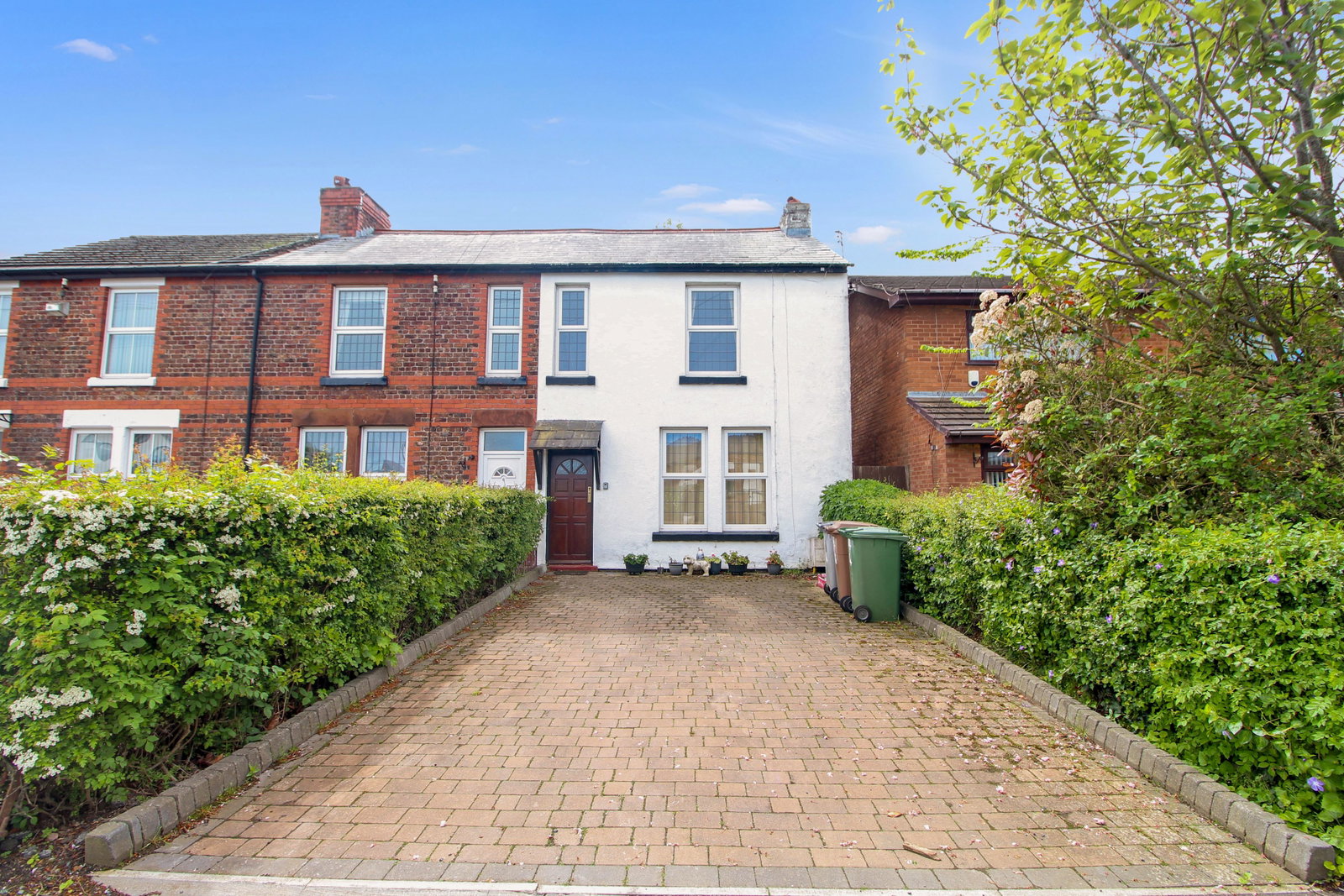 End Of Terrace House for sale in Wirral, Gills Lane, Pensby, CH61