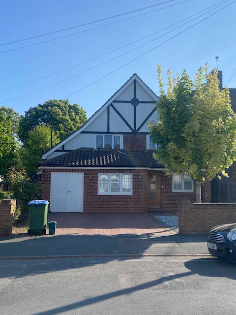 Detached House in Weybridge