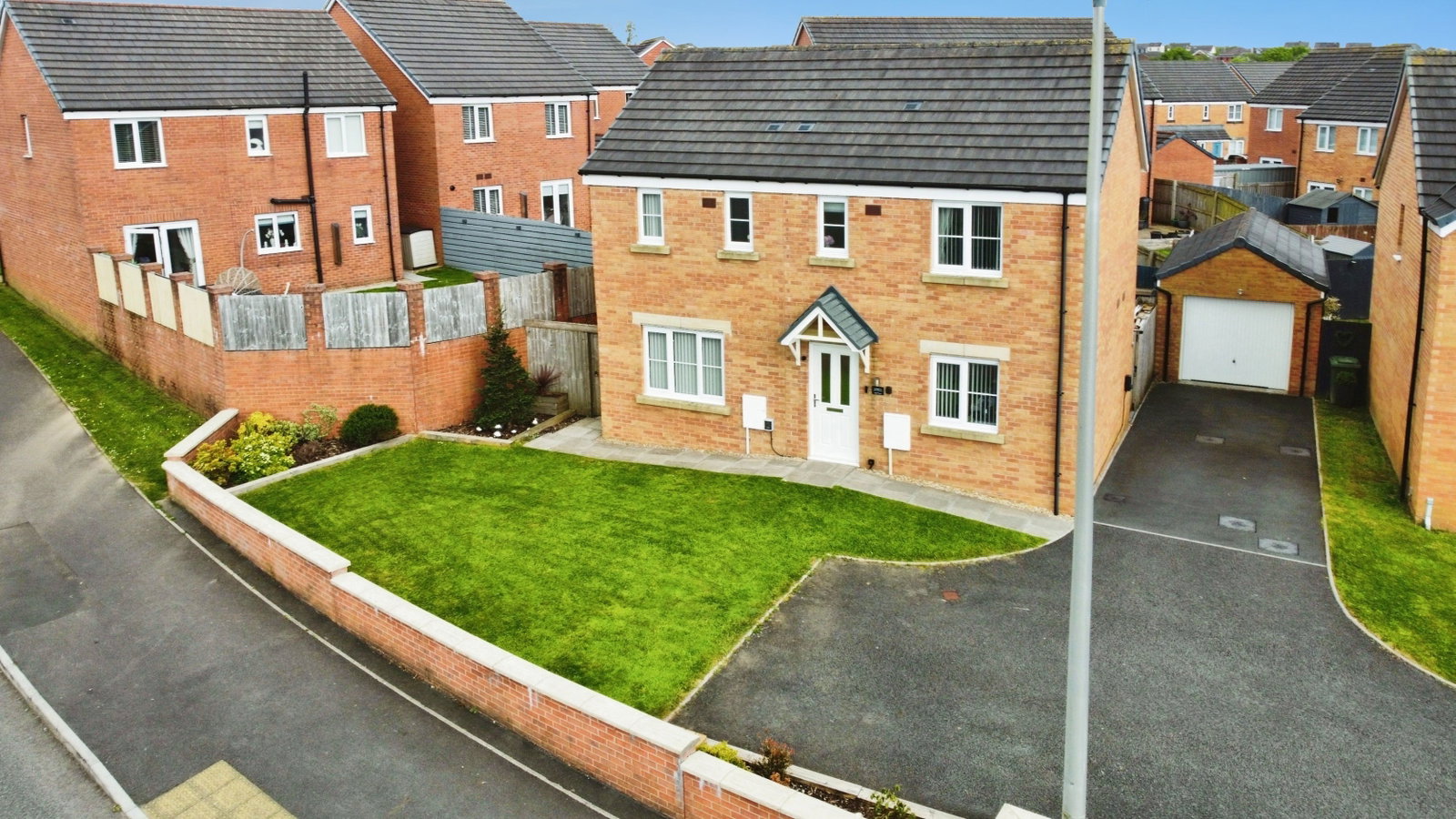 Detached House in Crosshands