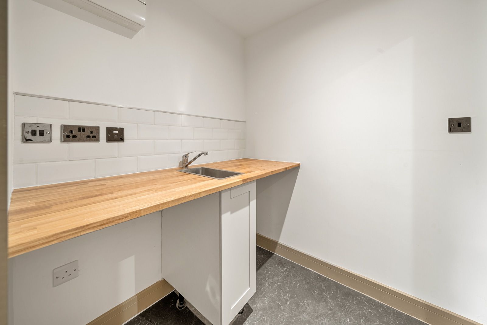 Cottage for sale in Bradford, Black Edge Lane, Denholme