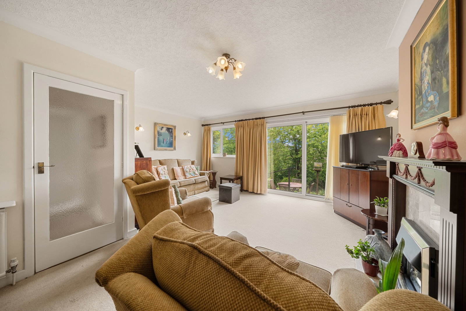 Semi Detached House in Huddersfield