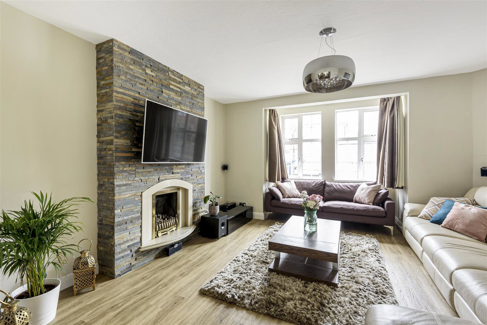 Semi Detached House in Edgware