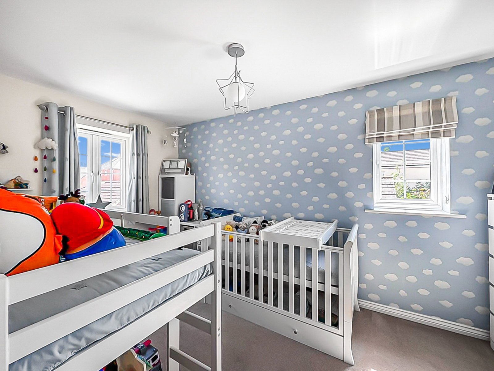 Semi Detached House in Gloucester