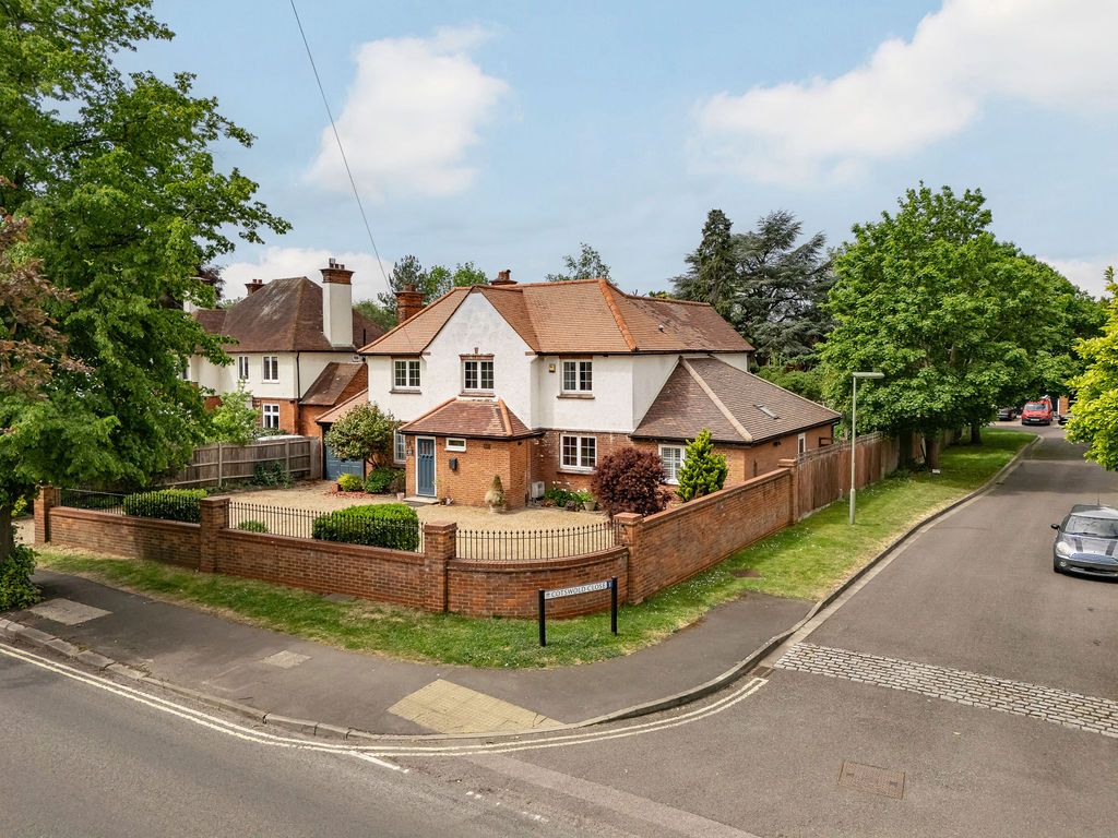 Detached House in Esher
