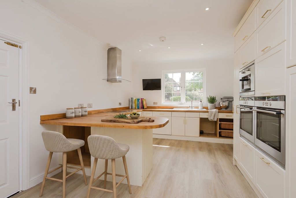 Detached House in Esher