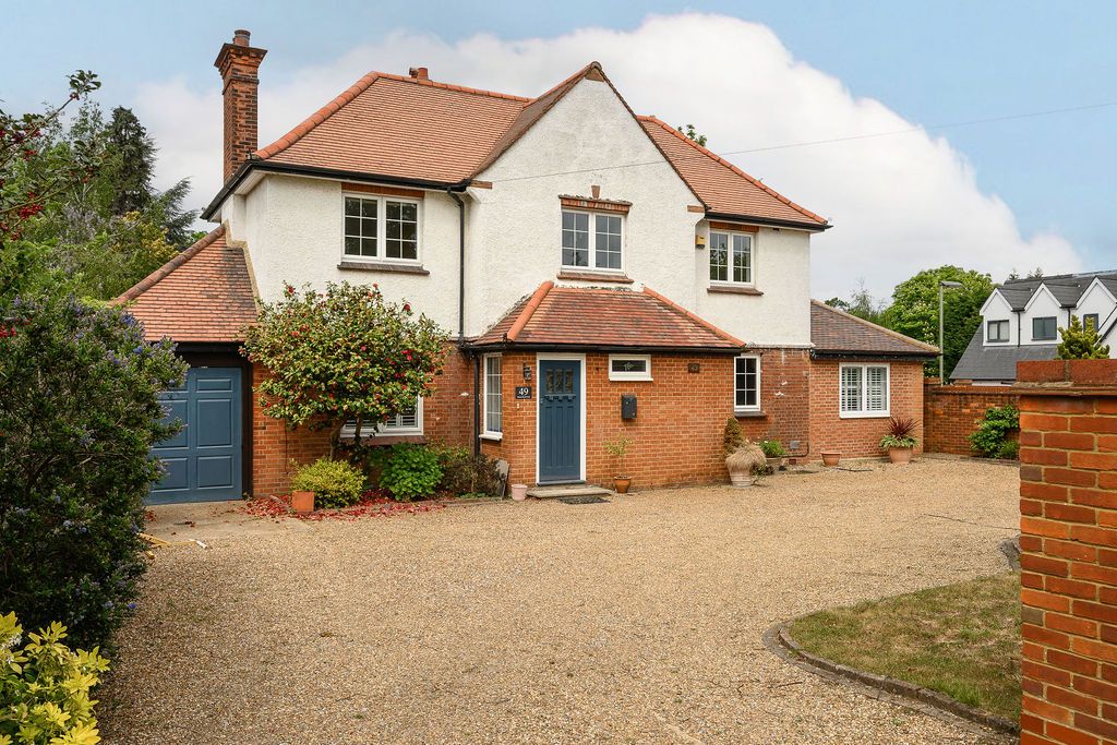Detached House in Esher