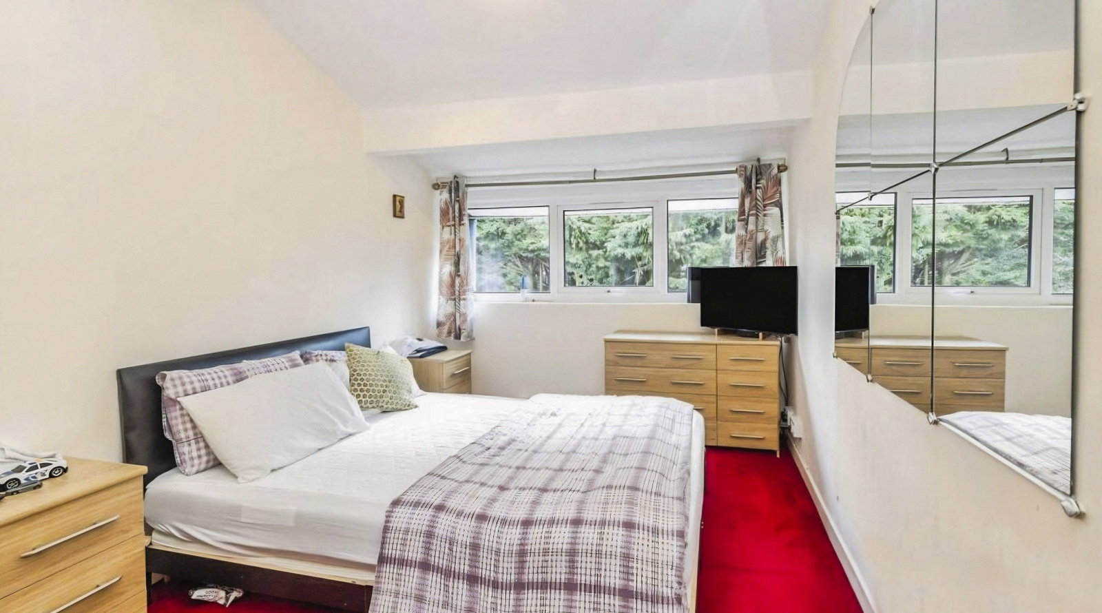 Terraced House in Hillingdon