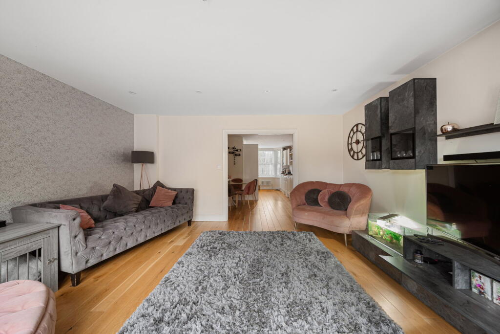 Semi Detached House in Gillingham