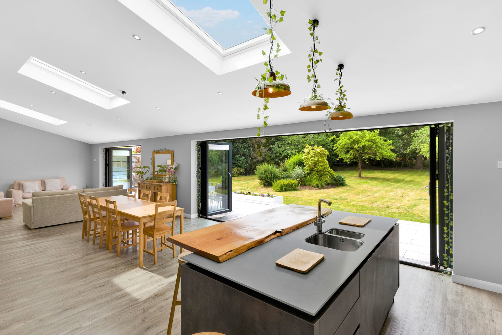 Detached House in Loughborough