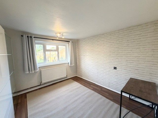 Flat in Bushey